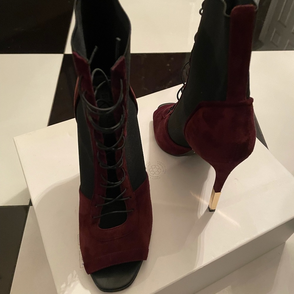 Balmain - Picture 5 of 6
